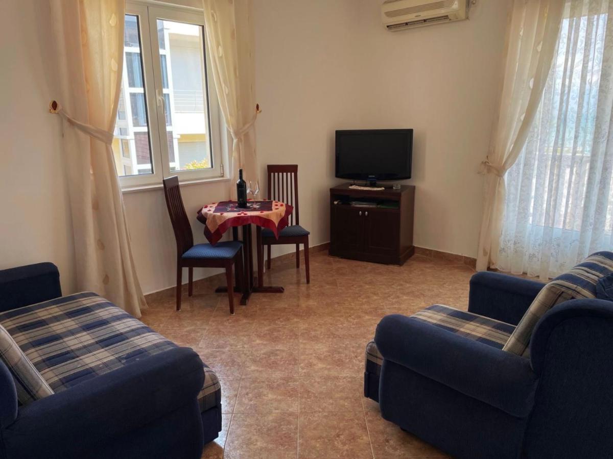 Apartmani Mina Херцег Нови Екстериор снимка