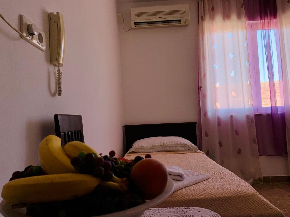 Apartmani Mina Херцег Нови Екстериор снимка