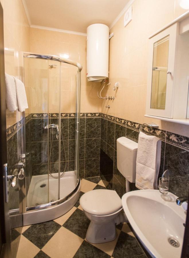 Apartmani Mina Херцег Нови Екстериор снимка