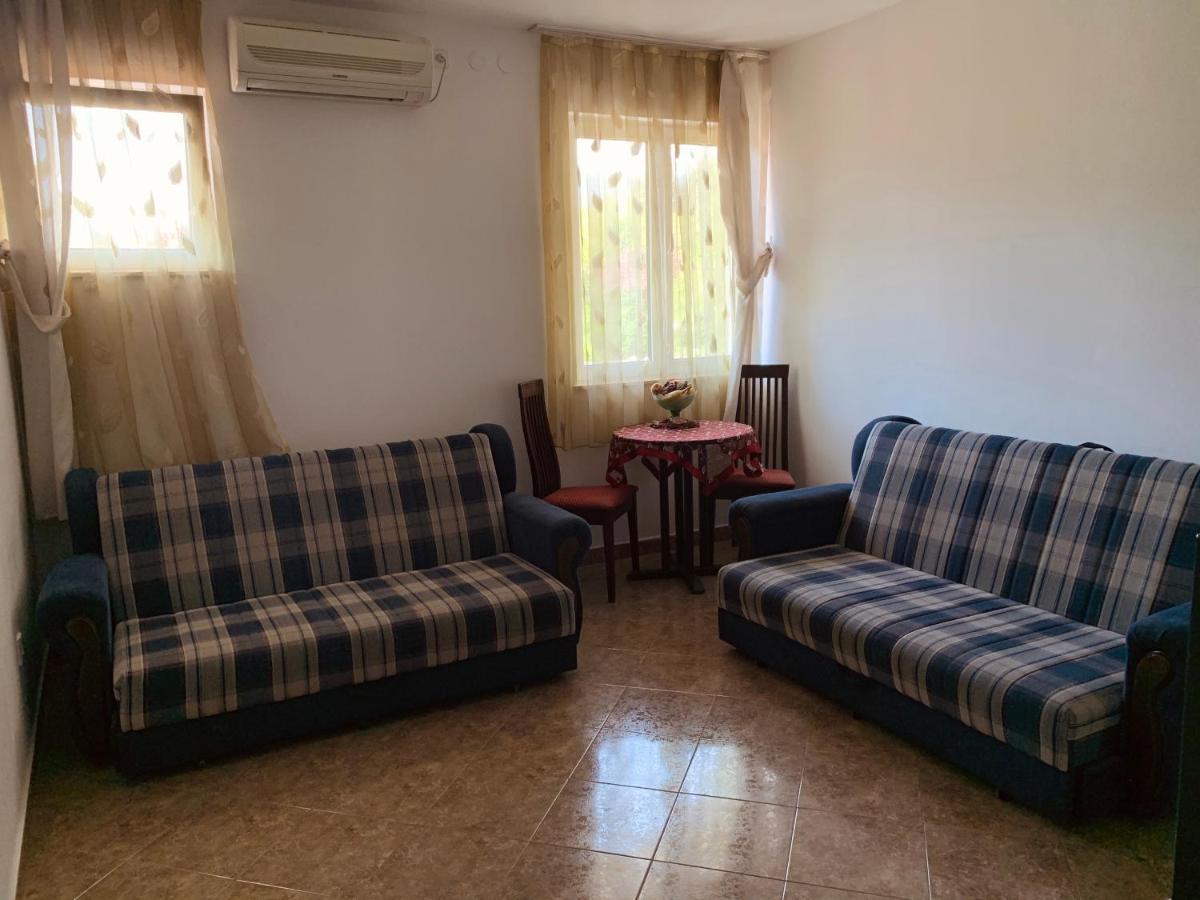 Apartmani Mina Херцег Нови Екстериор снимка